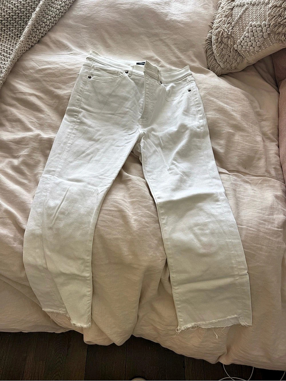 Express Women's Straight Leg Jeans Size 10R in White